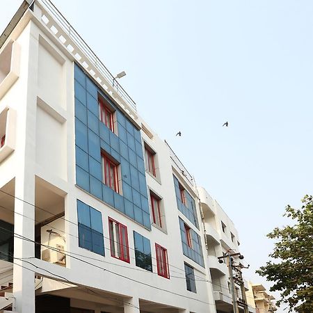 Oyo 3345 Shubham Beach Hotel Puri Esterno foto