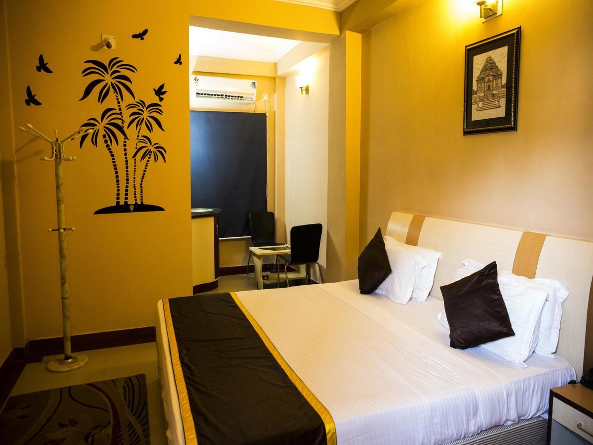 Oyo 3345 Shubham Beach Hotel Puri Esterno foto