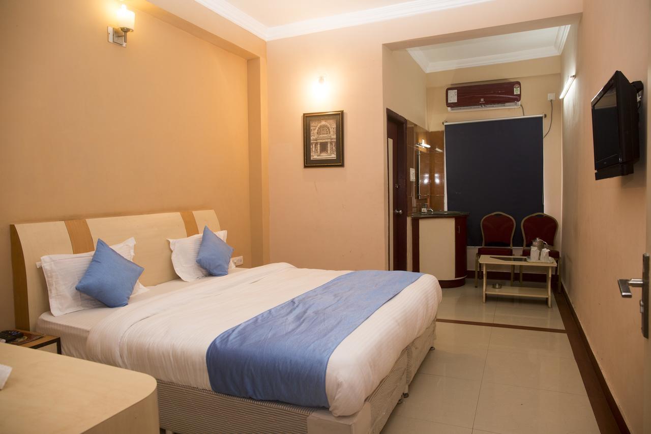 Oyo 3345 Shubham Beach Hotel Puri Esterno foto