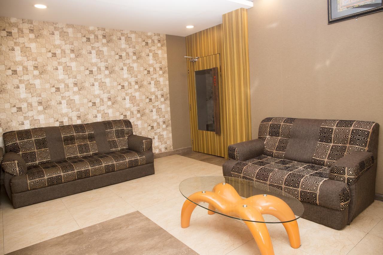 Oyo 3345 Shubham Beach Hotel Puri Esterno foto