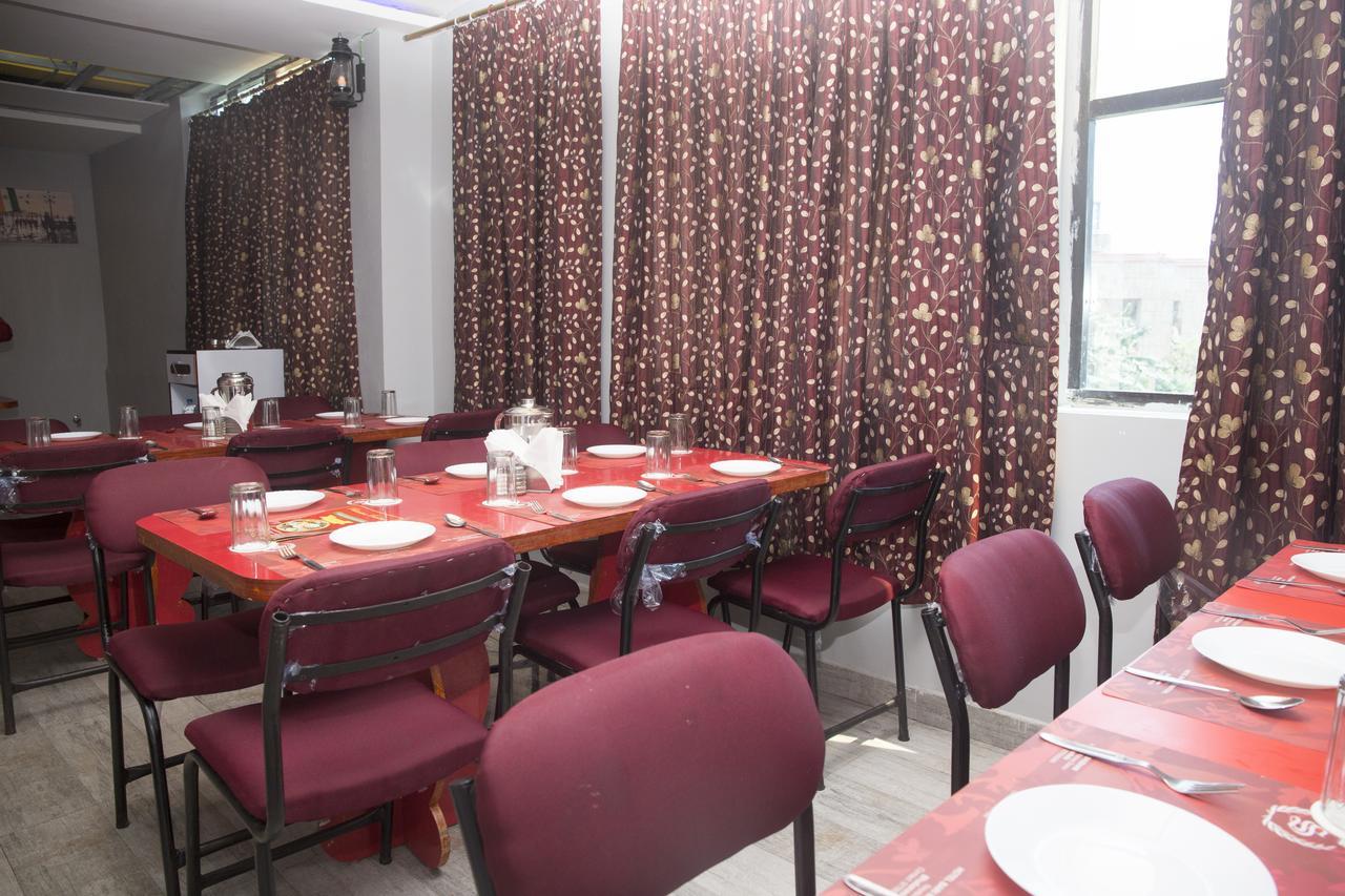 Oyo 3345 Shubham Beach Hotel Puri Esterno foto