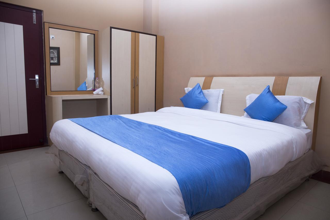 Oyo 3345 Shubham Beach Hotel Puri Esterno foto